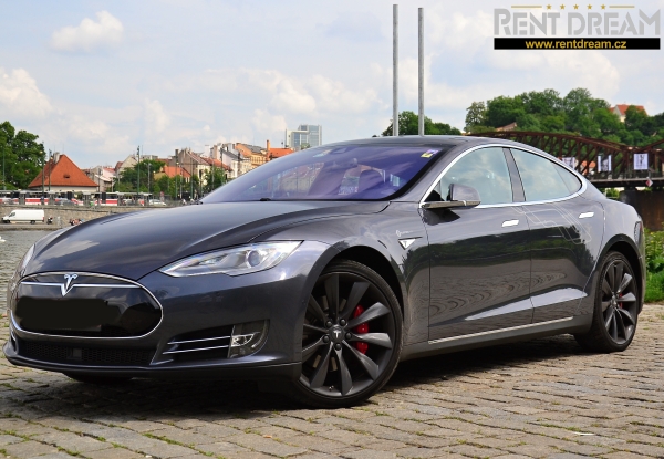 TESLA MODEL S - P85D